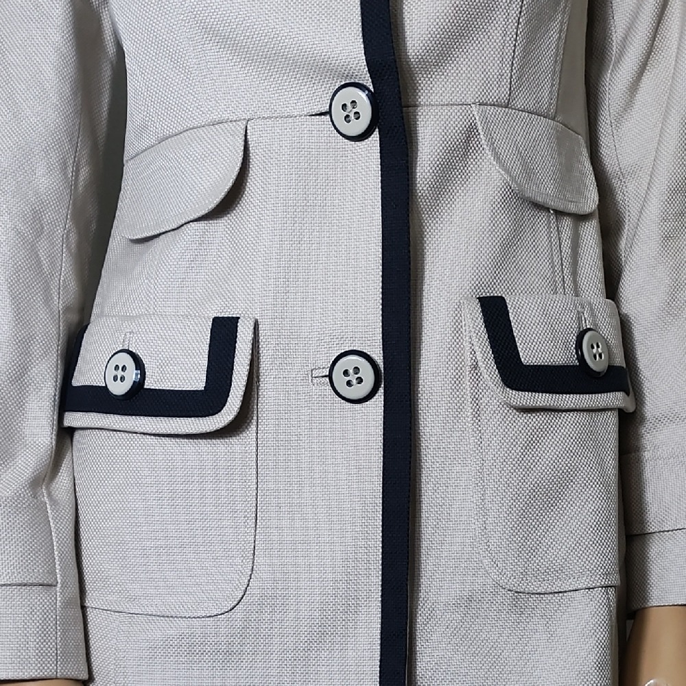 Halogen Cream‎ Blazer with Black Accents Size XS